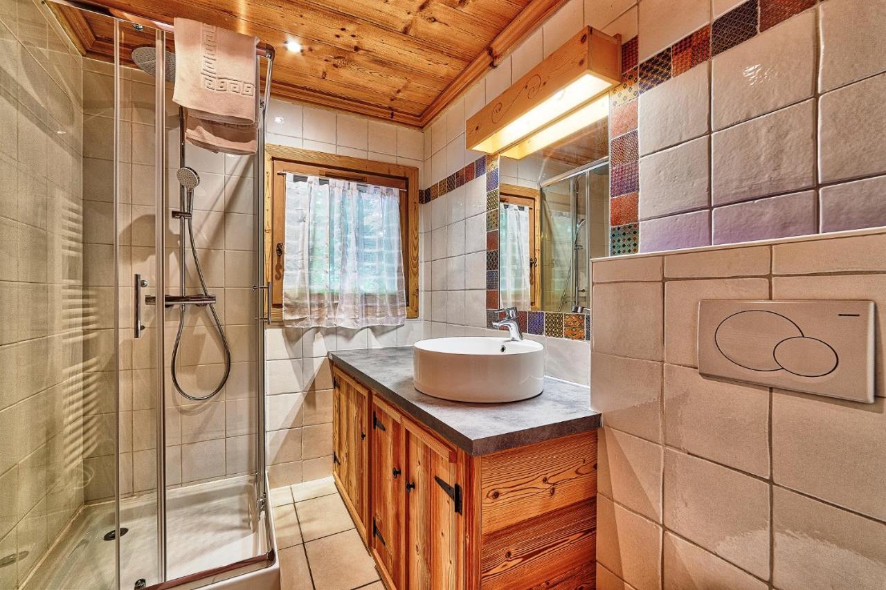 Yeti Lodge Rooms 阿让蒂耶尔 外观 照片